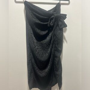 NEW LOOK size 4 silky little black mini dress, side hem slit, 1/4 zip back